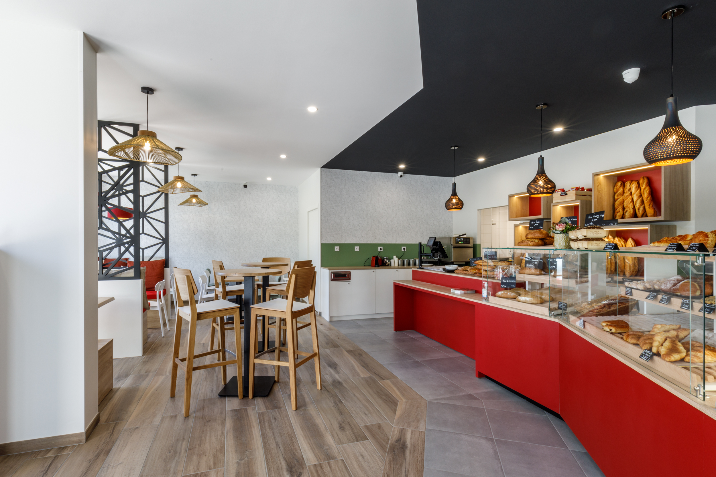 Vitrine réfrigérée et colorée de présentation pâtisserie
